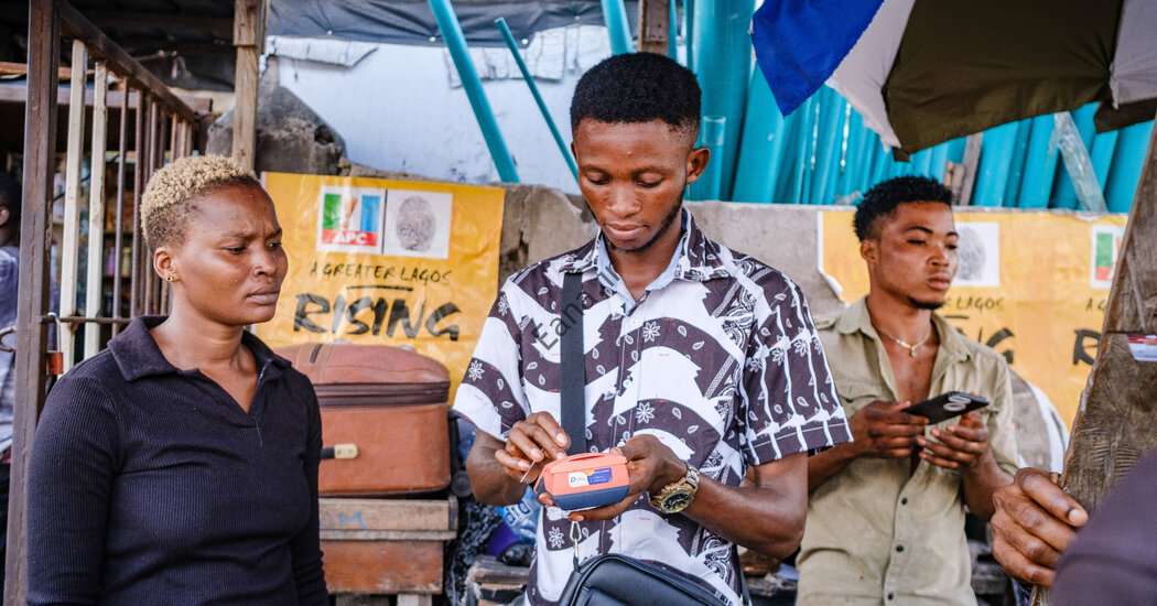 پیش از انتخابات نیجریه، کمبود نقدینگی باعث هرج و مرج و رنج می شود